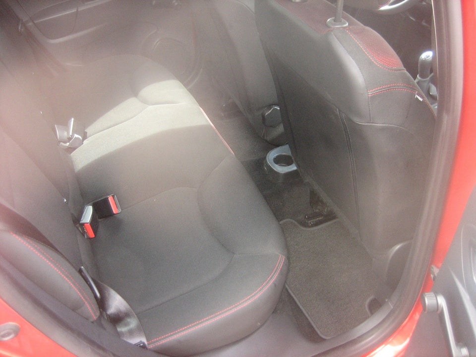 Renault Clio IV 1,2 16V Authentique 5d