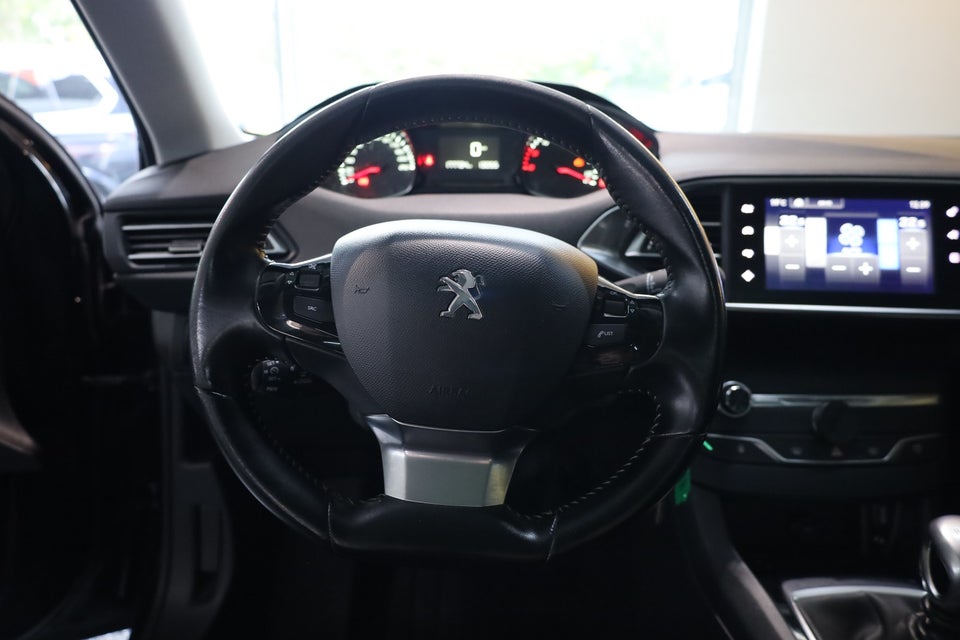 Peugeot 308 1,6 BlueHDi 120 Allure Sky 5d