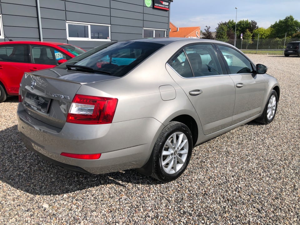 Skoda Octavia 1,8 TSi 180 Elegance DSG 5d