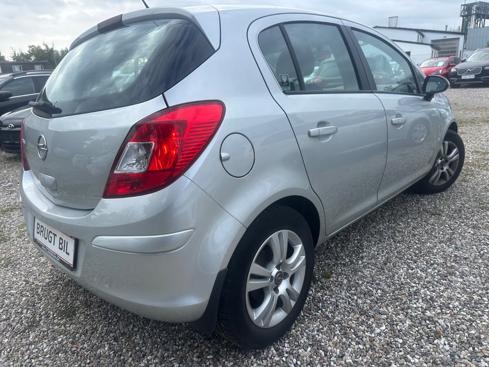Opel Corsa 1,2 16V Enjoy 5d