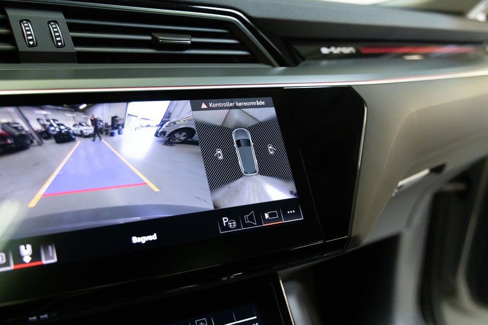 Audi Q8 e-tron 50 quattro 5d