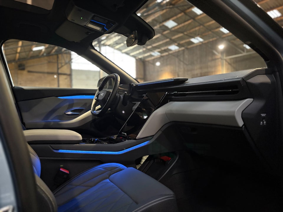 Ford Explorer 79 Premium Extended Range AWD 5d