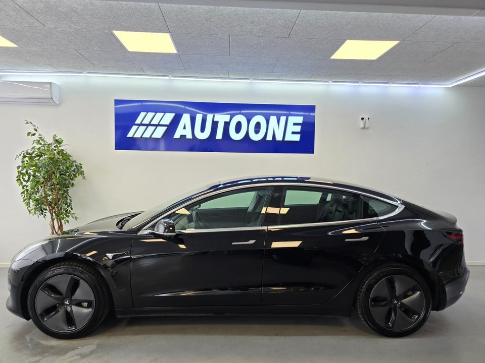 Tesla Model 3 Long Range AWD 4d