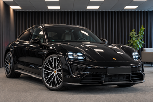 Porsche Taycan, modelår 2023, 28,150 km