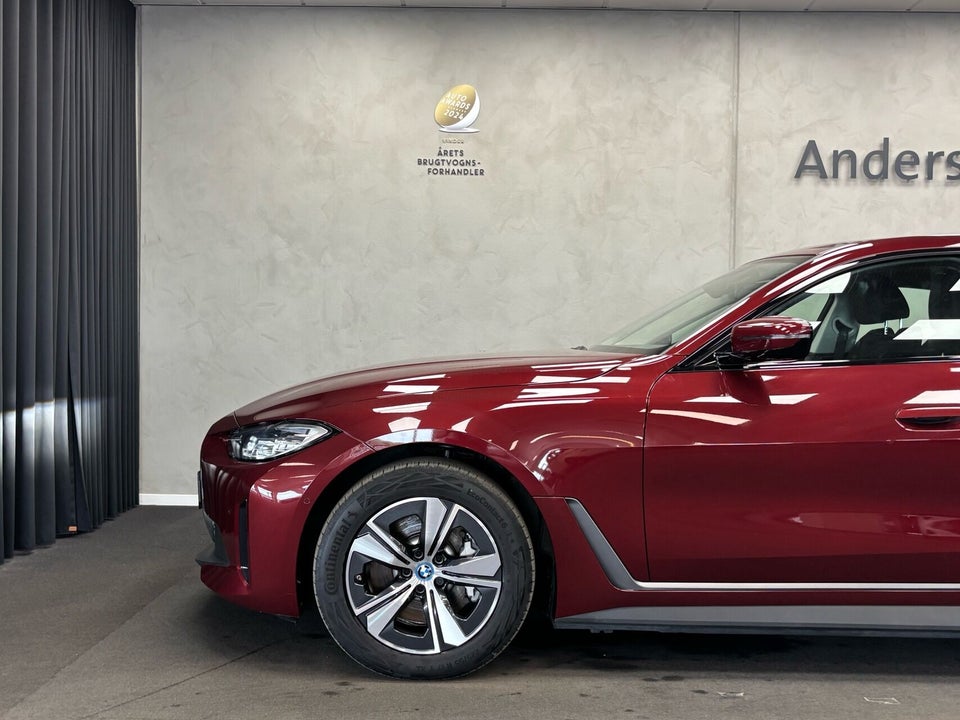 BMW i4 eDrive40 Charged 5d