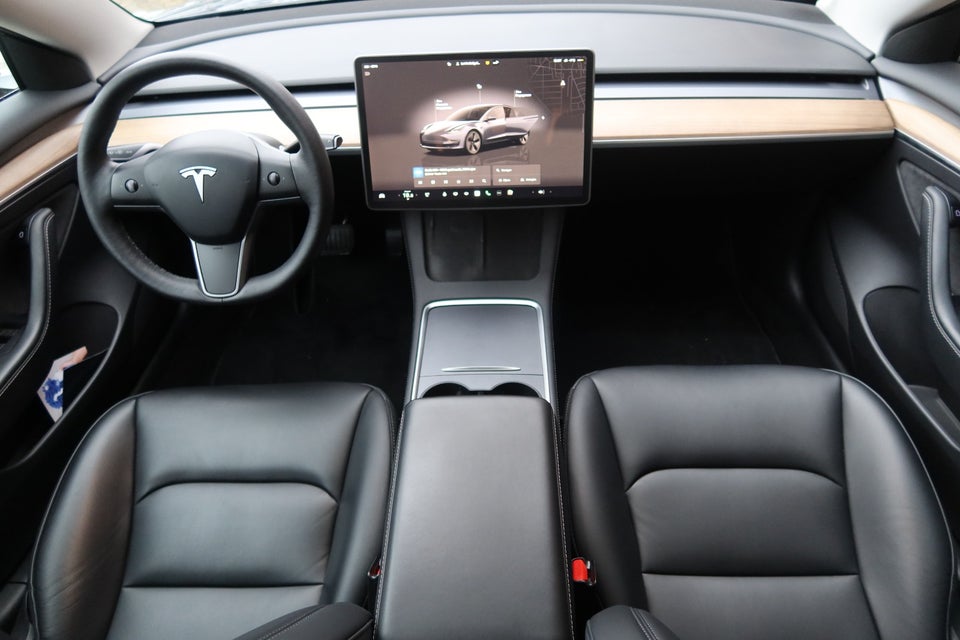 Tesla Model 3 Standard Range+ RWD 4d