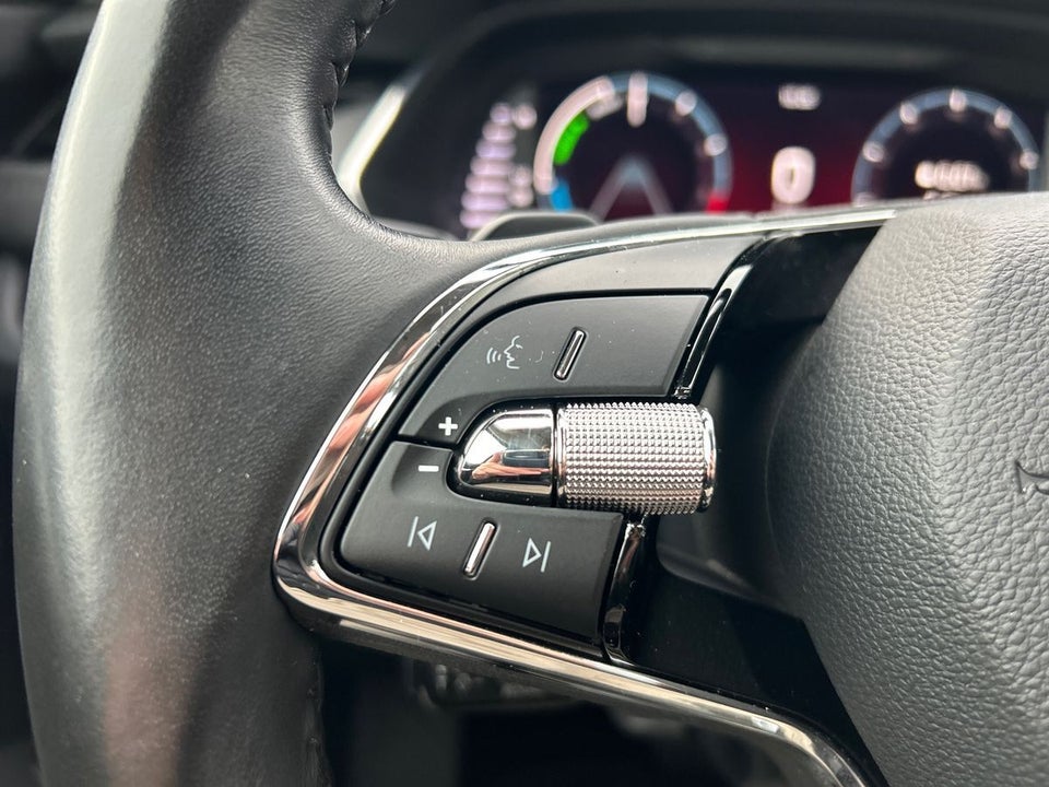 Skoda Octavia 1,4 TSi iV Plus Combi DSG 5d