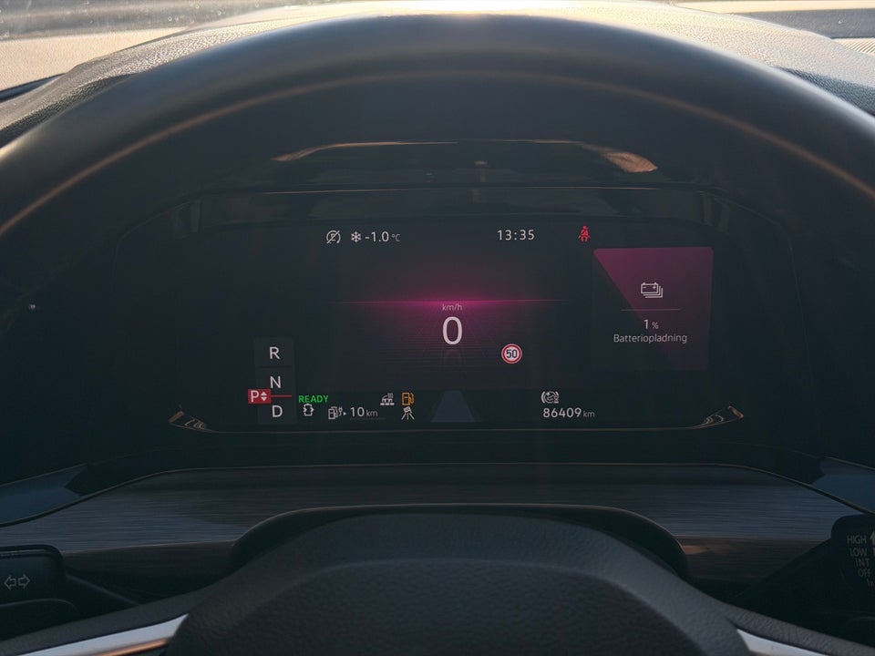 VW Golf VIII 1,4 eHybrid DSG 5d