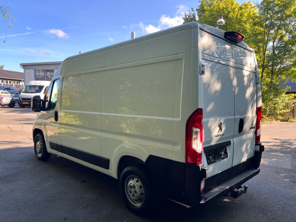 Peugeot Boxer 333 2,2 BlueHDi 140 L2H2 Premium