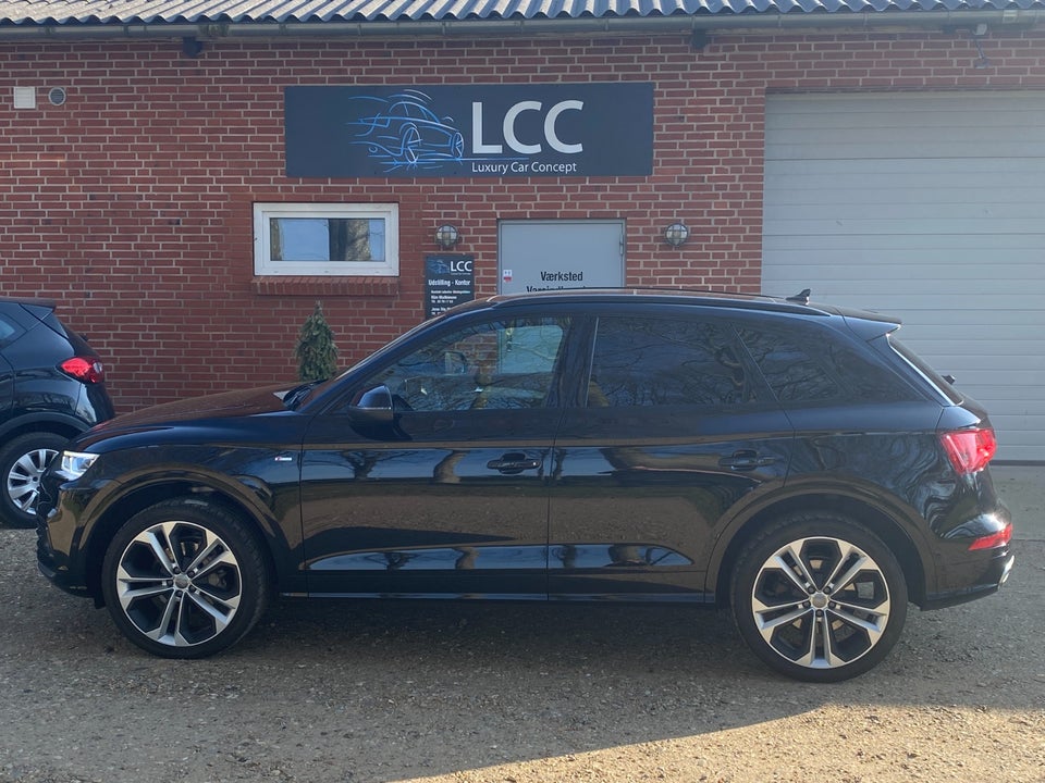 Audi Q5 40 TDi S-line quattro S-tr. 5d