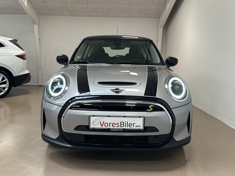 MINI Cooper SE Essential 3d