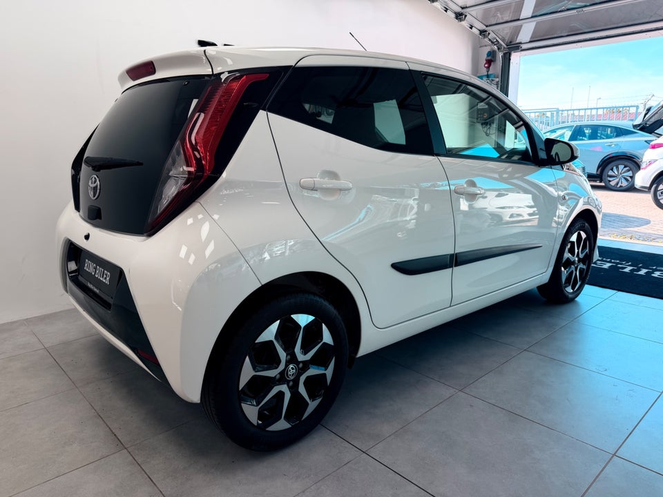 Toyota Aygo 1,0 VVT-i x-press 5d