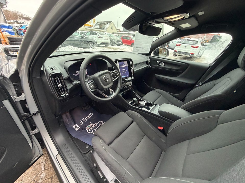 Volvo XC40 ReCharge Extended Range Plus 5d