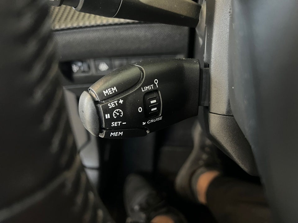 Peugeot e-2008 50 Allure Pack 5d