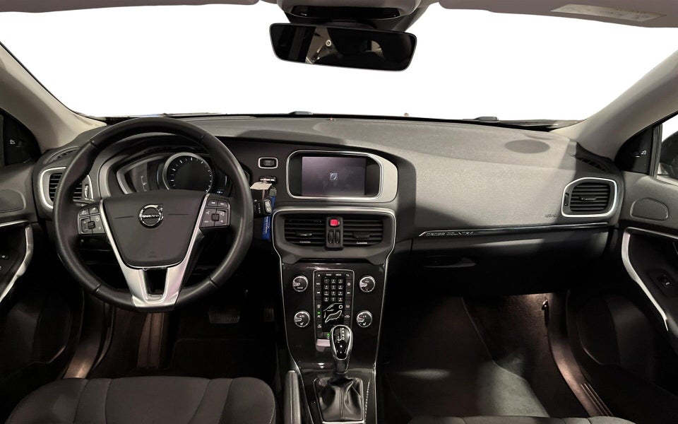 Volvo V40 CC 1,5 T3 152 aut. 5d