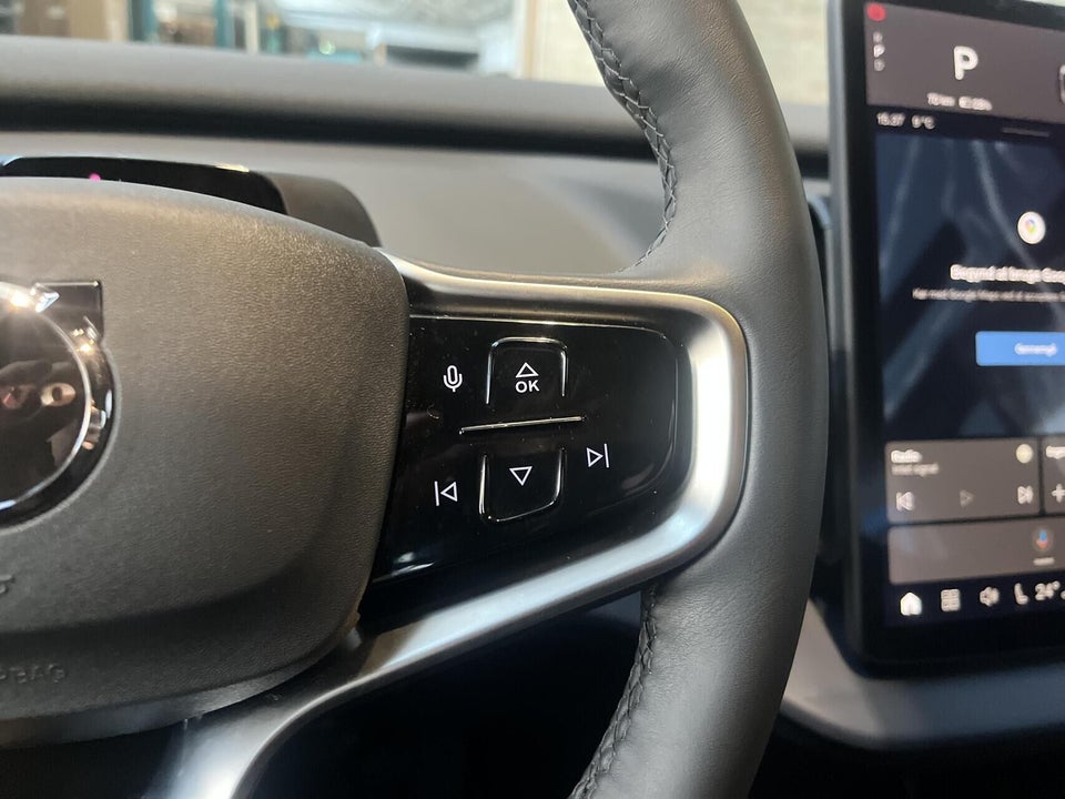 Volvo EX30 Standard Range Plus 5d