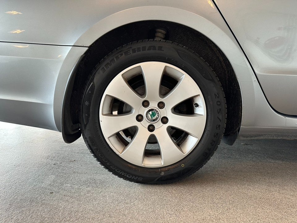 Skoda Superb 1,6 TDi 105 Ambition Combi GreenLine 5d