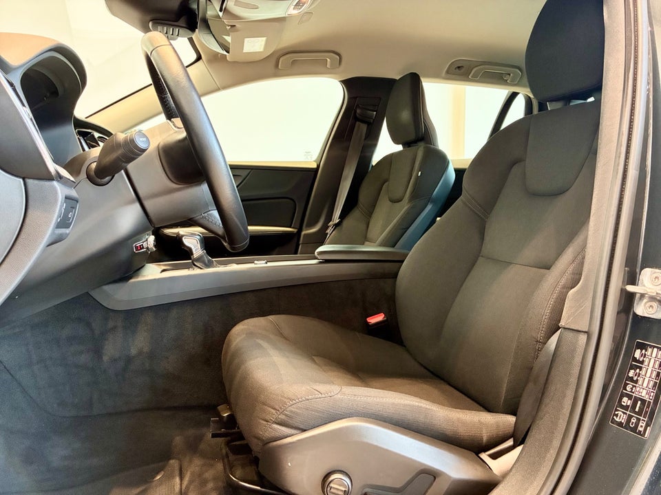 Volvo V60 2,0 T5 250 Momentum aut. 5d