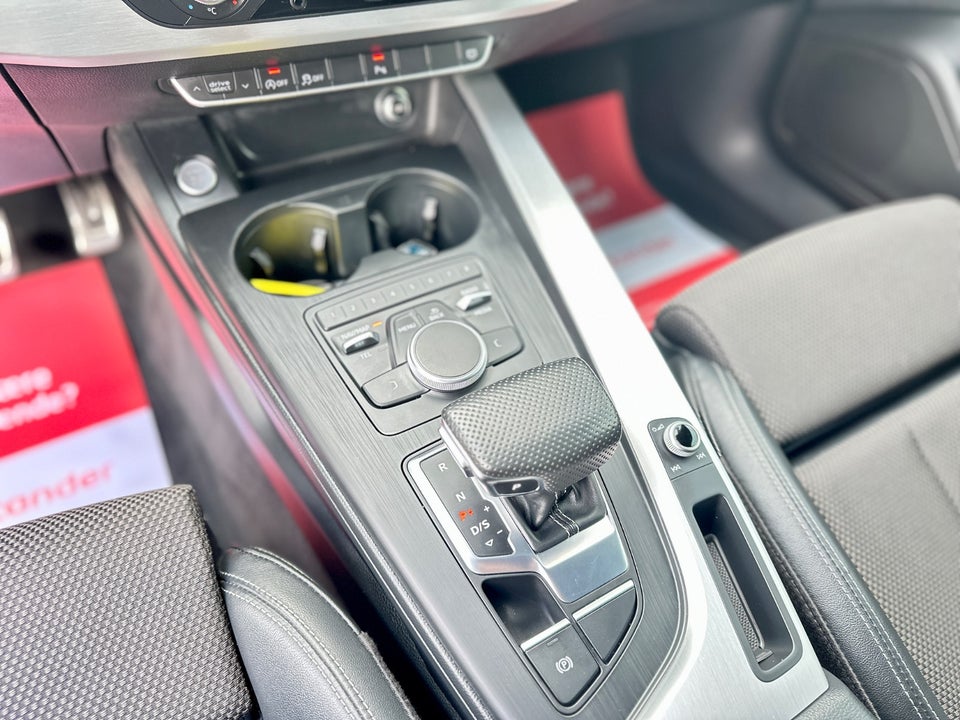 Audi A4 40 TDi S-line S-tr. 4d