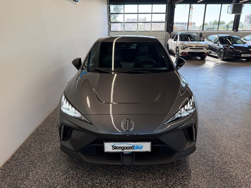 MG MG4 64 Luxury 5d