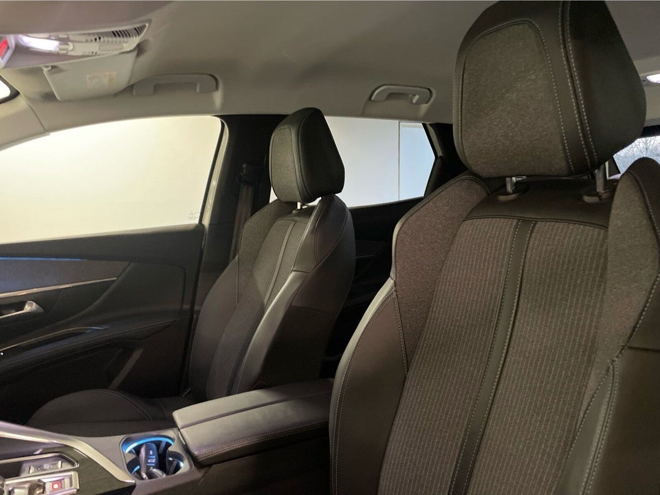 Peugeot 3008 1,5 BlueHDi First Selection EAT8 5d