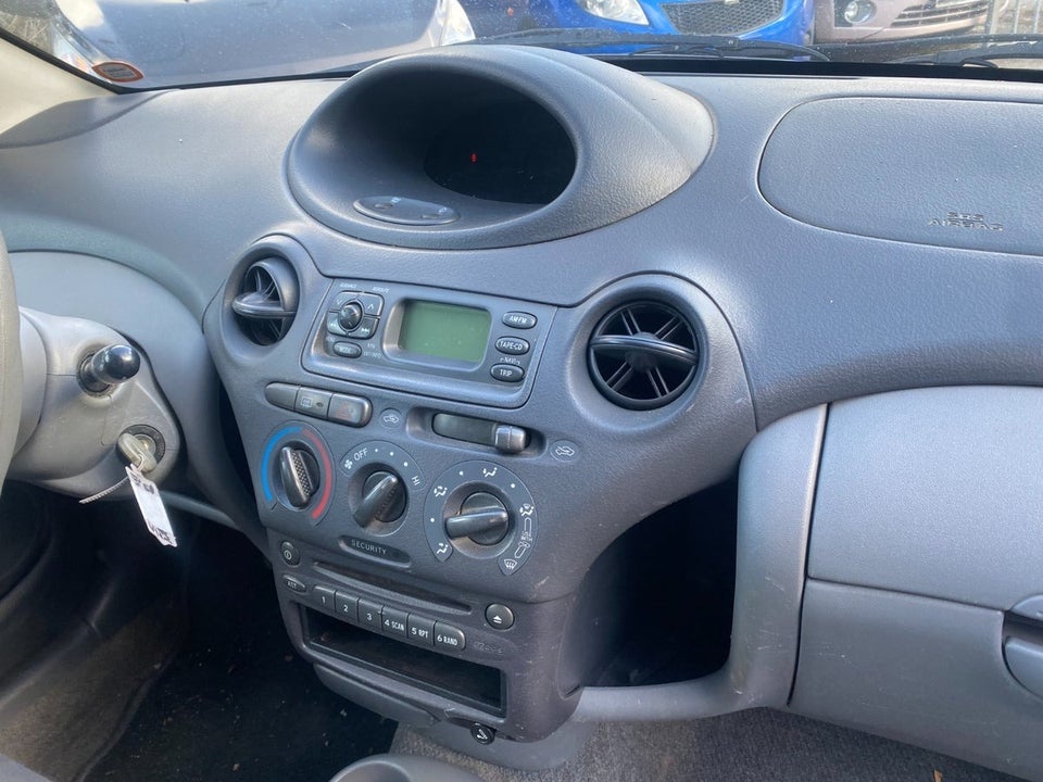 Toyota Yaris 1,0 Luna 3d