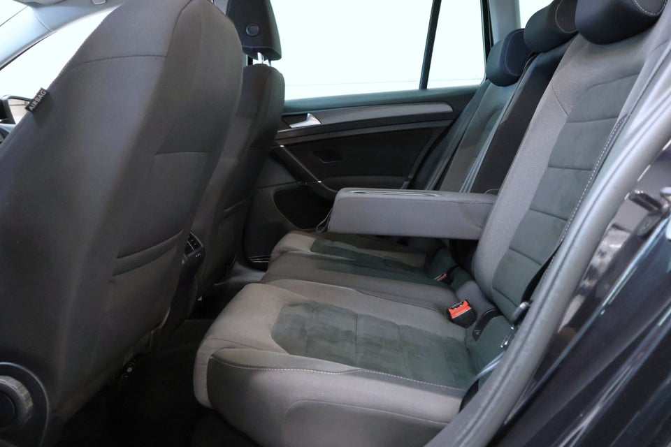 VW Golf VII 1,6 TDi 115 Comfortline Variant DSG 5d
