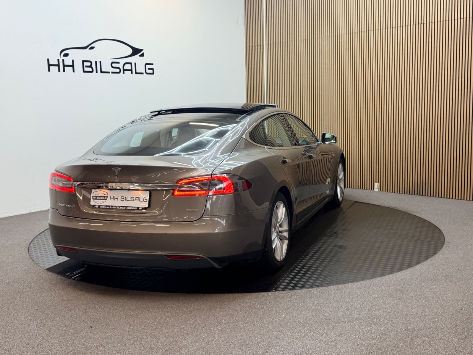 Tesla Model S 70D 334ch - Supercharge gratuite SC01 - Toit ouvrant - Jantes 19" - Régulateur adaptatif