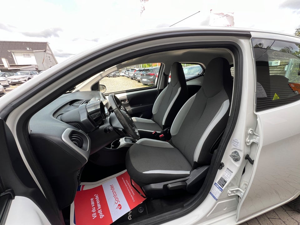 Toyota Aygo 1,0 VVT-i x-play x-shift 5d