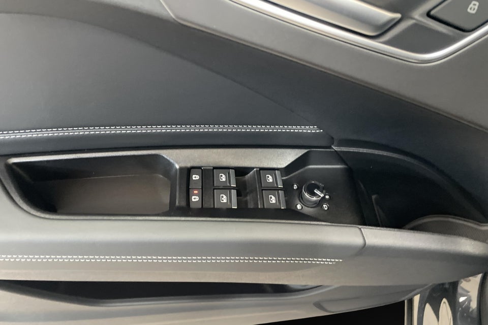 Audi Q4 e-tron performance 5d