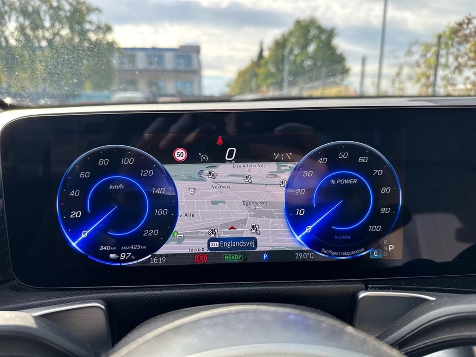 Mercedes EQB300 Progressive 4Matic 7prs 5d