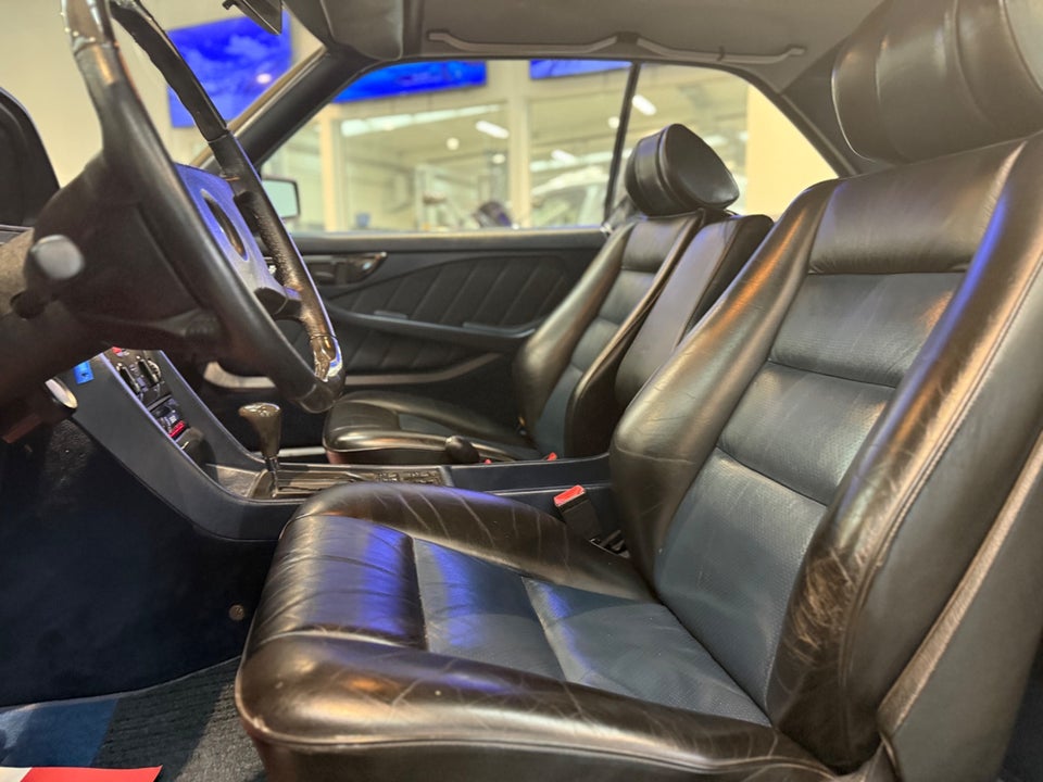 Mercedes 380 SEC 3,8 V8 2d