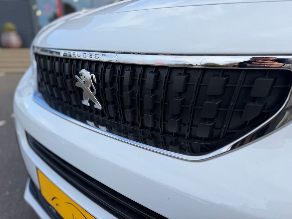 Peugeot e-Expert 75 L3 Premium Van