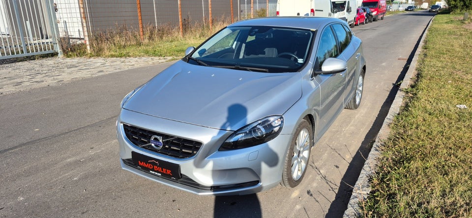 Volvo V40 2,0 D4 190 Momentum 5d