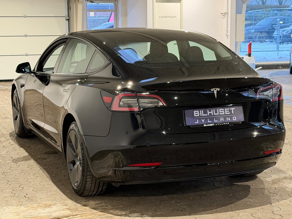 Tesla Model 3 RWD 4d