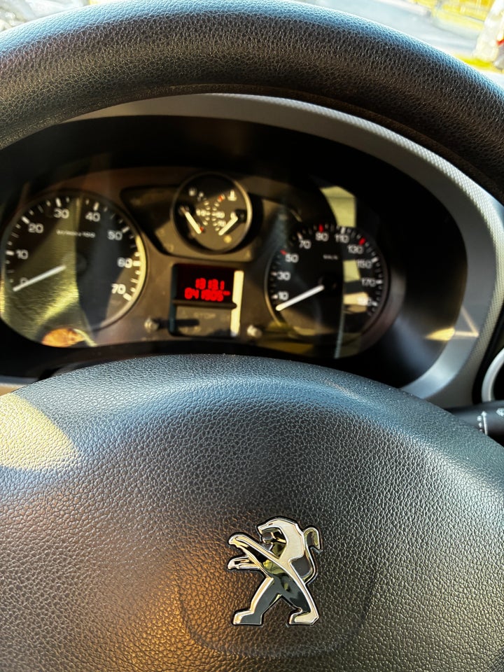 Peugeot Partner 1,6 BlueHDi 100 L1 ESG Flex Van 5d