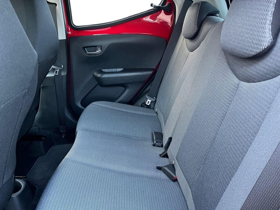 Toyota Aygo 1,0 VVT-i x-press x-shift 5d