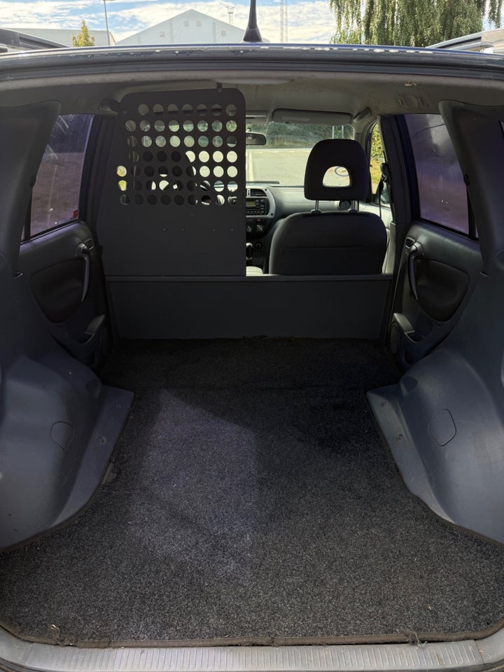Toyota RAV4 2,0 D-4D 4x4 Van 5d