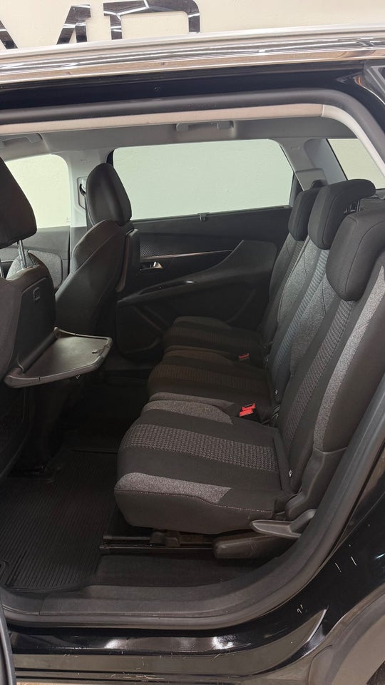 Peugeot 5008 1,2 e-THP 130 Allure 7prs 5d