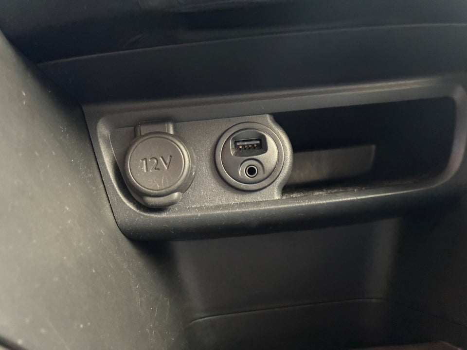 Peugeot 208 1,2 VTi 82 Strike 5d