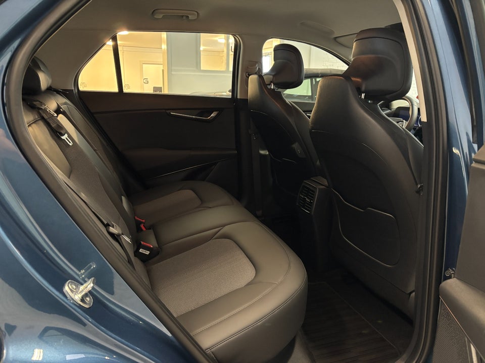 Kia Niro 64 EV Access 5d