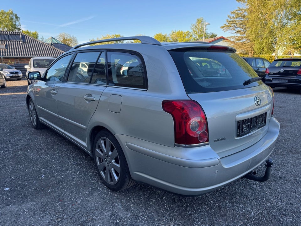 Toyota Avensis 2,0 Sol stc. 5d