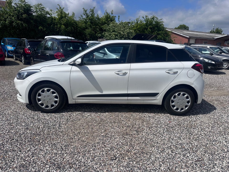 Hyundai i20 1,1 CRDi 75 EM-Edition 5d