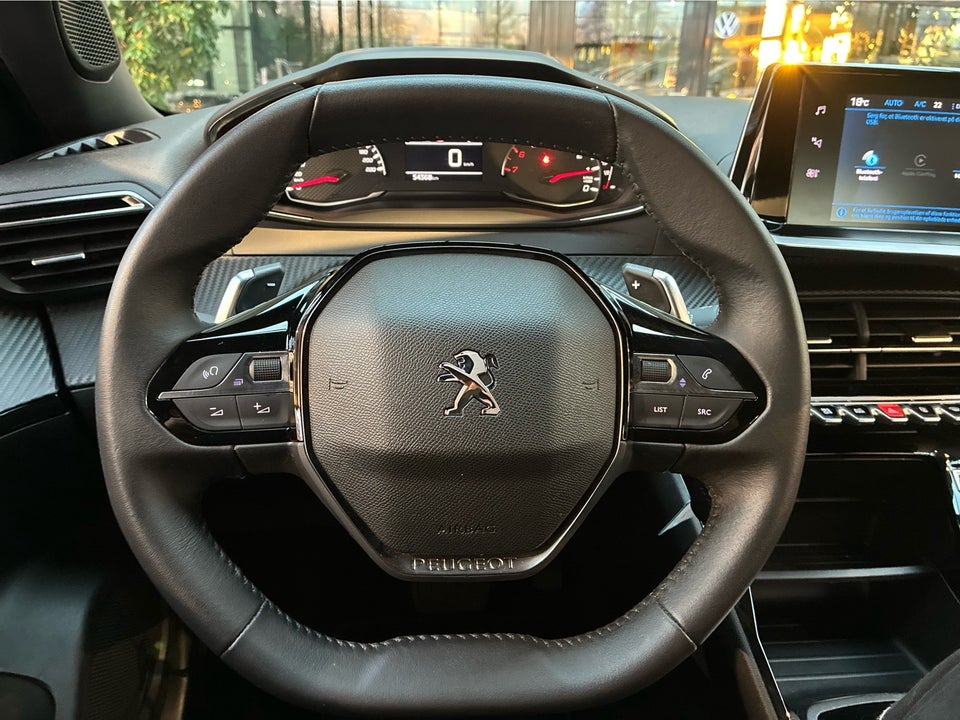 Peugeot 2008 1,2 PureTech 130 Selection EAT8 5d