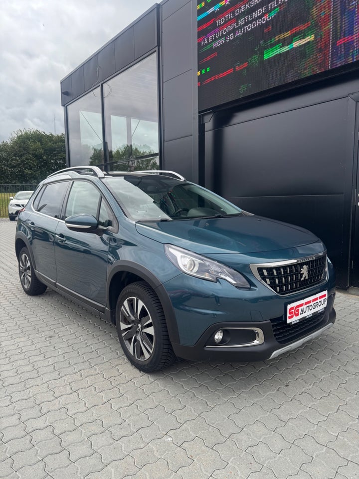 Peugeot 2008 1,2 e-THP 110 Allure Sky 5d