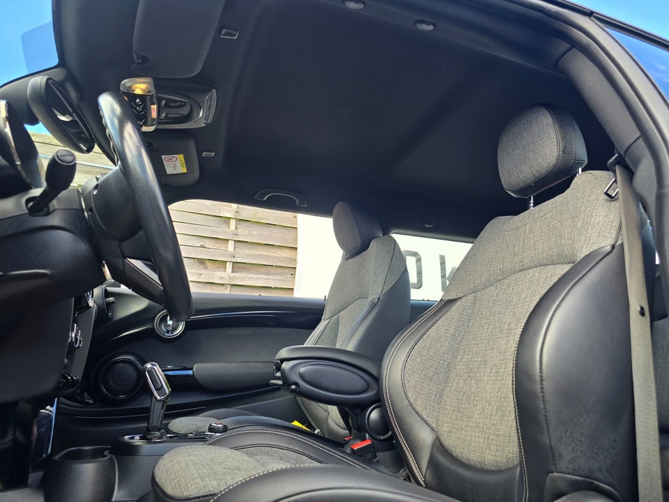 MINI Cooper SE Essential 3d