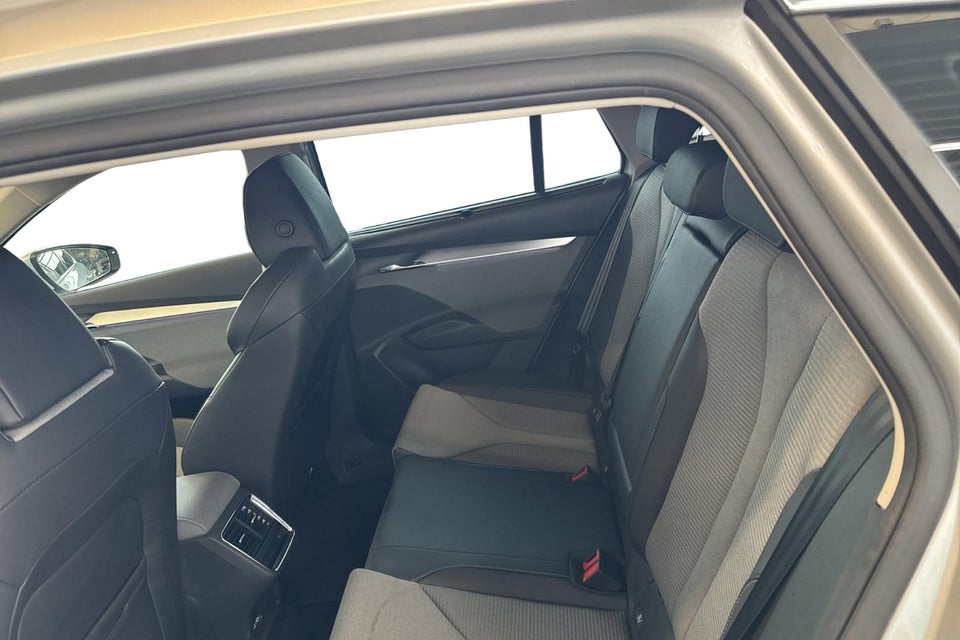 Skoda Enyaq 80 iV Loft 5d