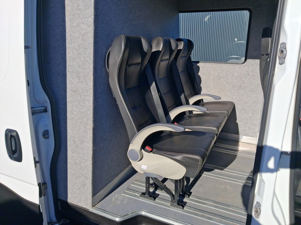 Iveco Daily 3,0 35S18 Mandskabsvogn AG8