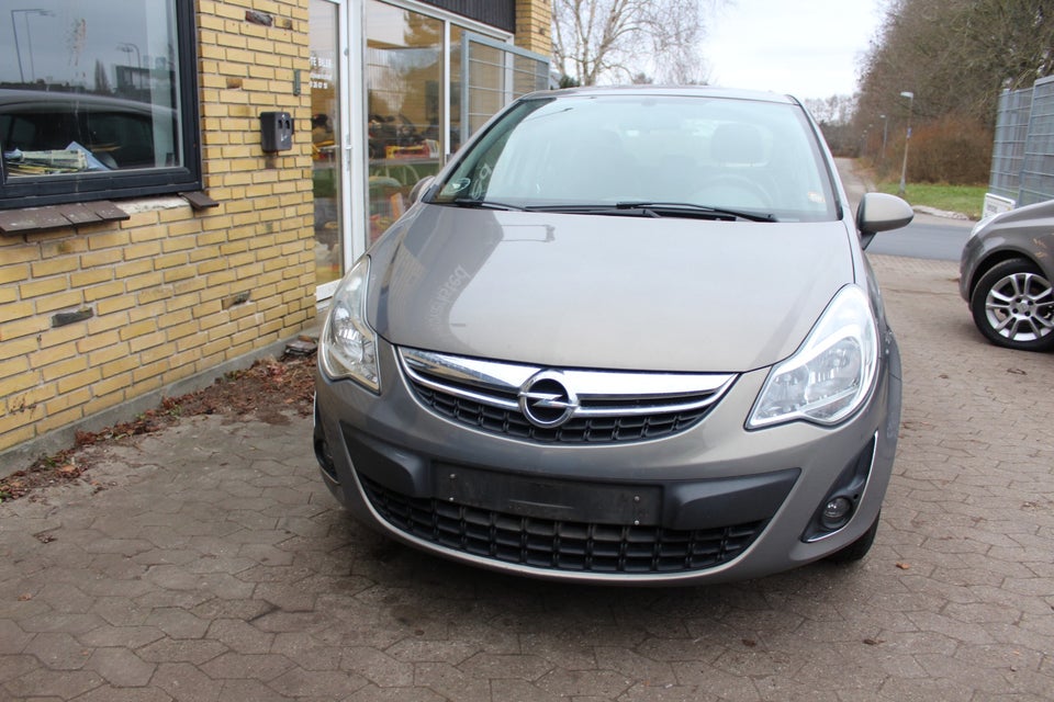 Opel Corsa 1,4 16V Cosmo 5d