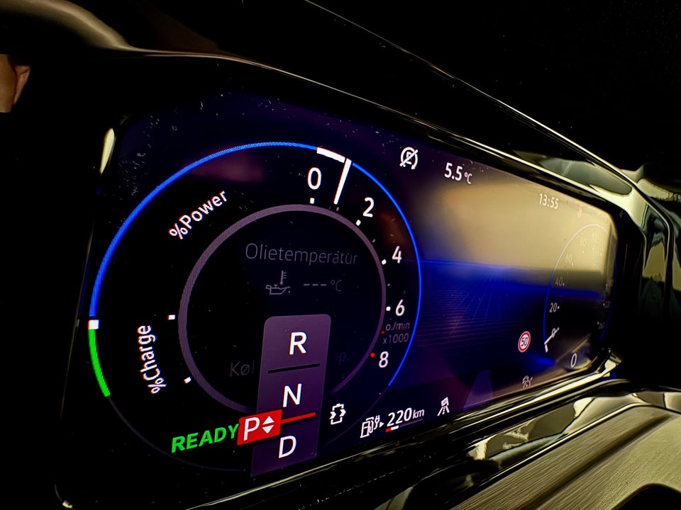 VW Golf VIII 1,4 eHybrid DSG 5d